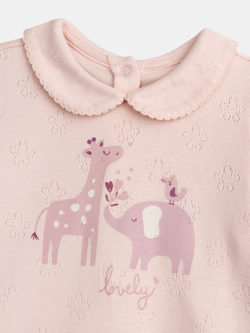 Grenouillère rose à col Claudine avec motif "girafe et éléphant" pour bébé fille