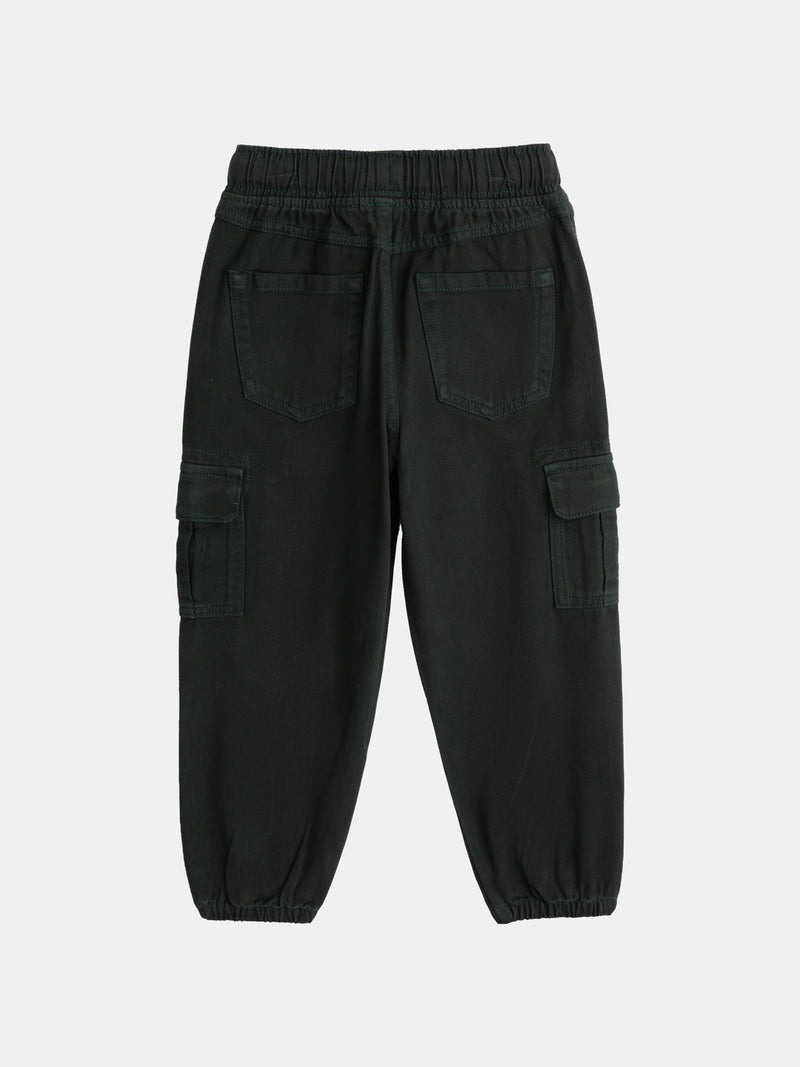 Pantalon vert à poches pour garçon
