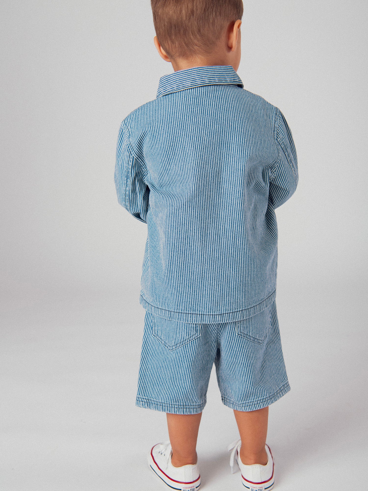 Veste boutonnée en denim rayé pour bébé garçon