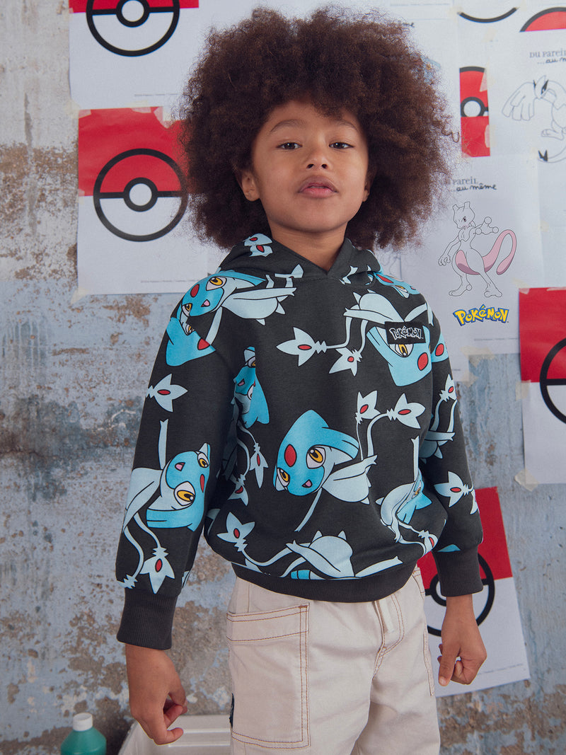 Sweat gris imprimé Pokémon Créhelf et Créfadet