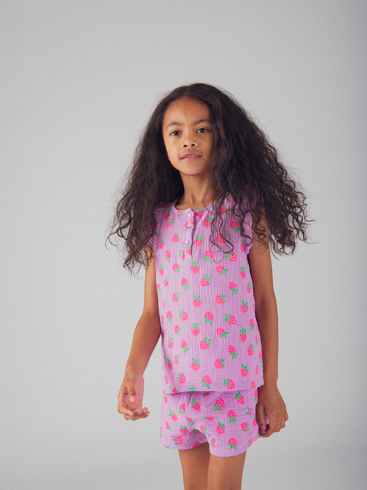 Pyjama court violet imprimé "Fraises Gourmandes" pour enfant fille