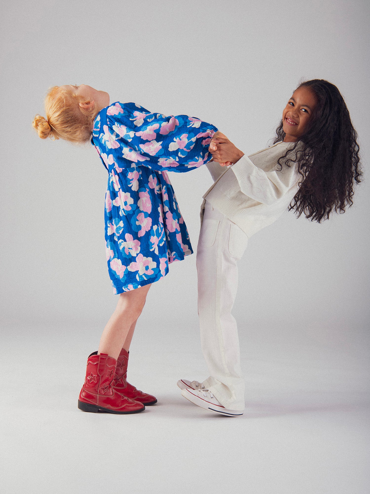 Cardigan blanc cassé ajourée coeur pour fille