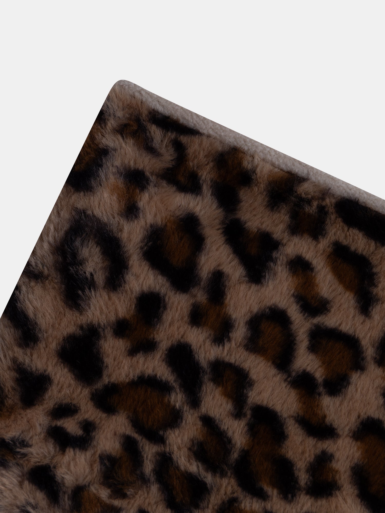 tmp/74793746682/files/07ab4471-9c7f-41f7-8989-90b92d4b8630/26WI01C1SNO_080_12e8747d4d-c1e3-4a2c-9f23-5e047fa0be71.jpg