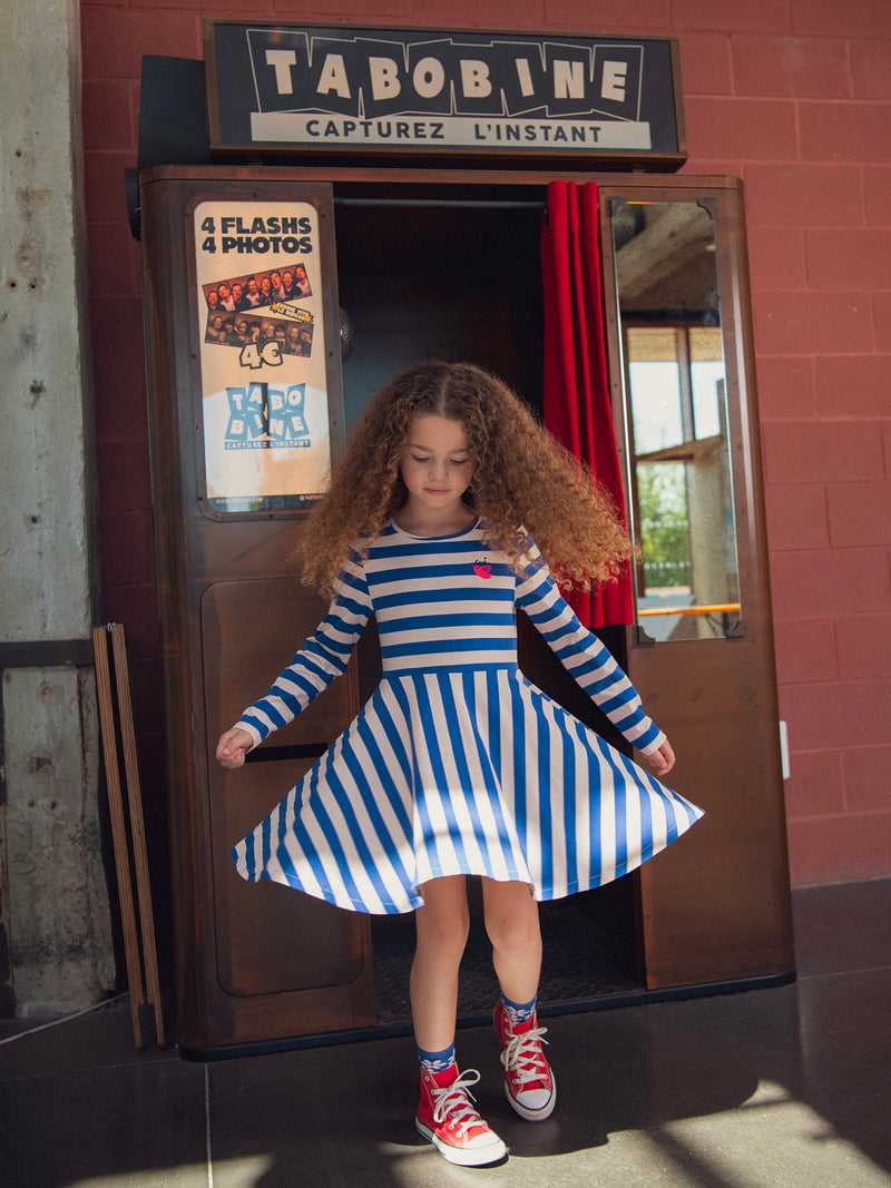 Robe à rayures roses et bleues pour fille