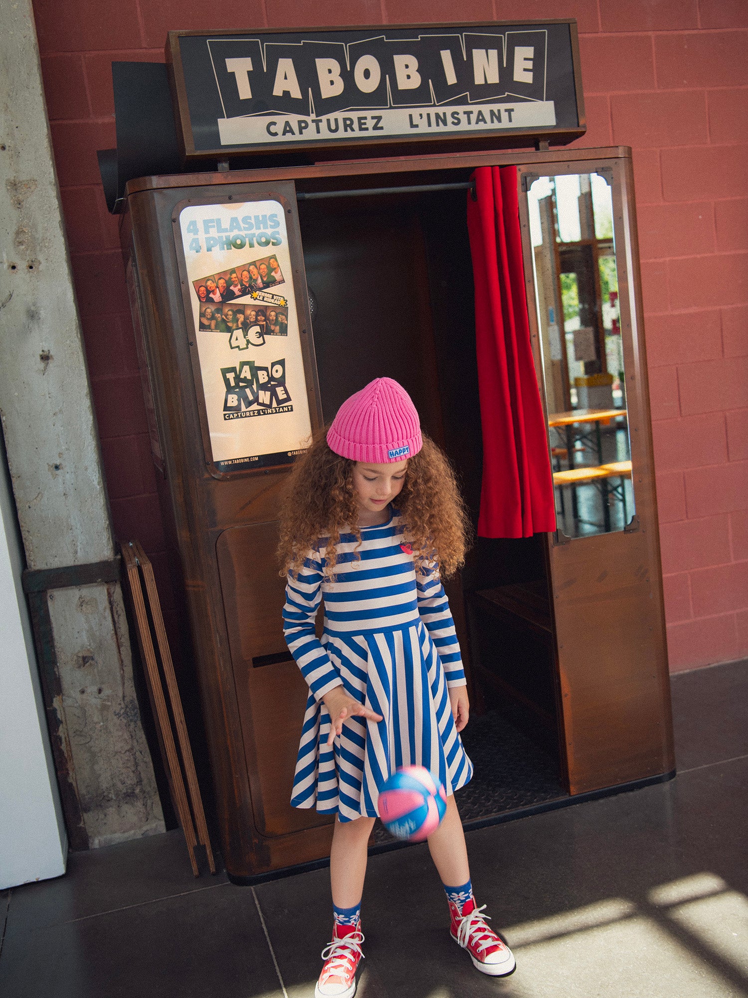 Robe à rayures roses et bleues pour fille