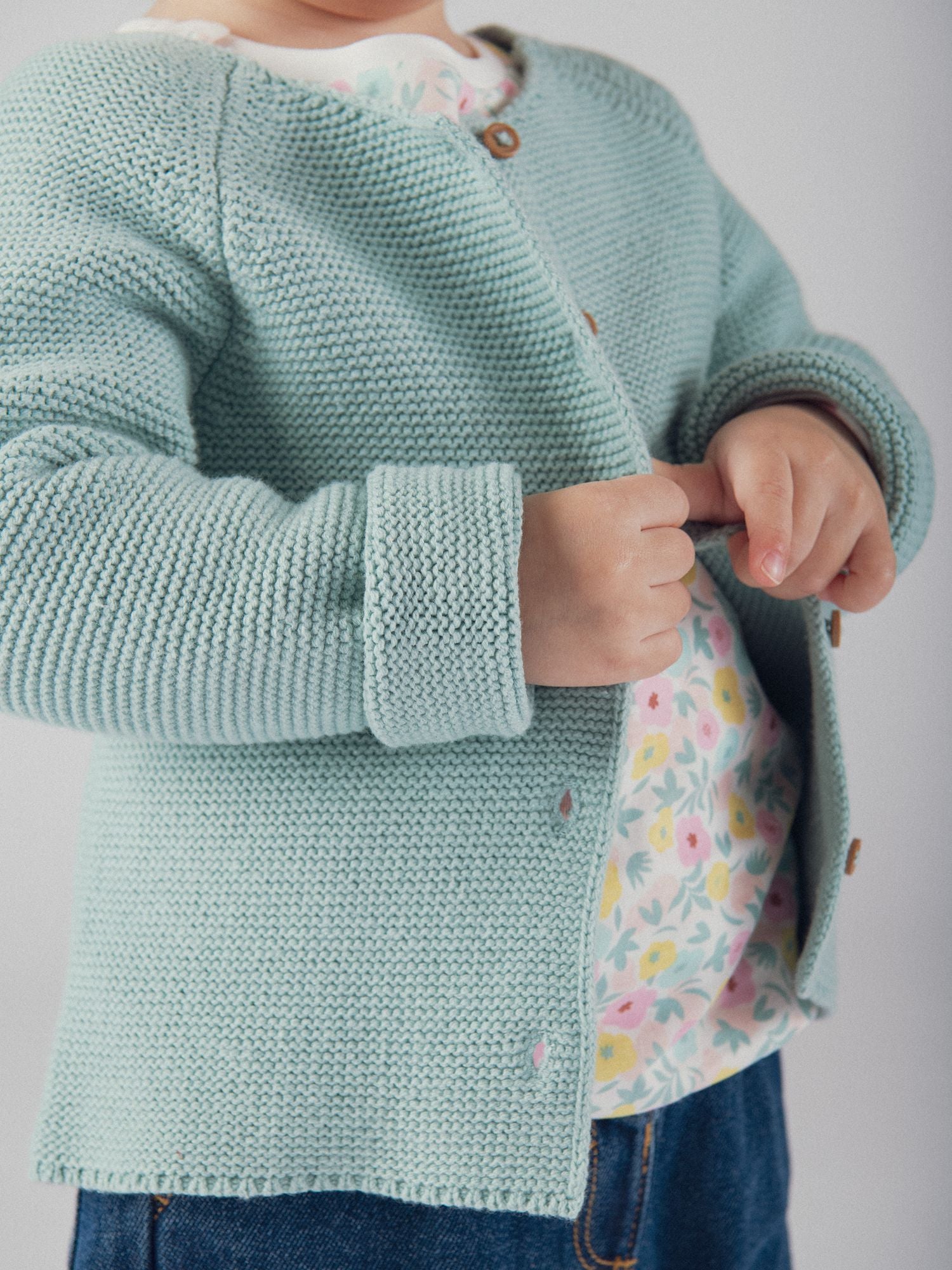 Cardigan en tricot bleu poudré pour bébé fille
