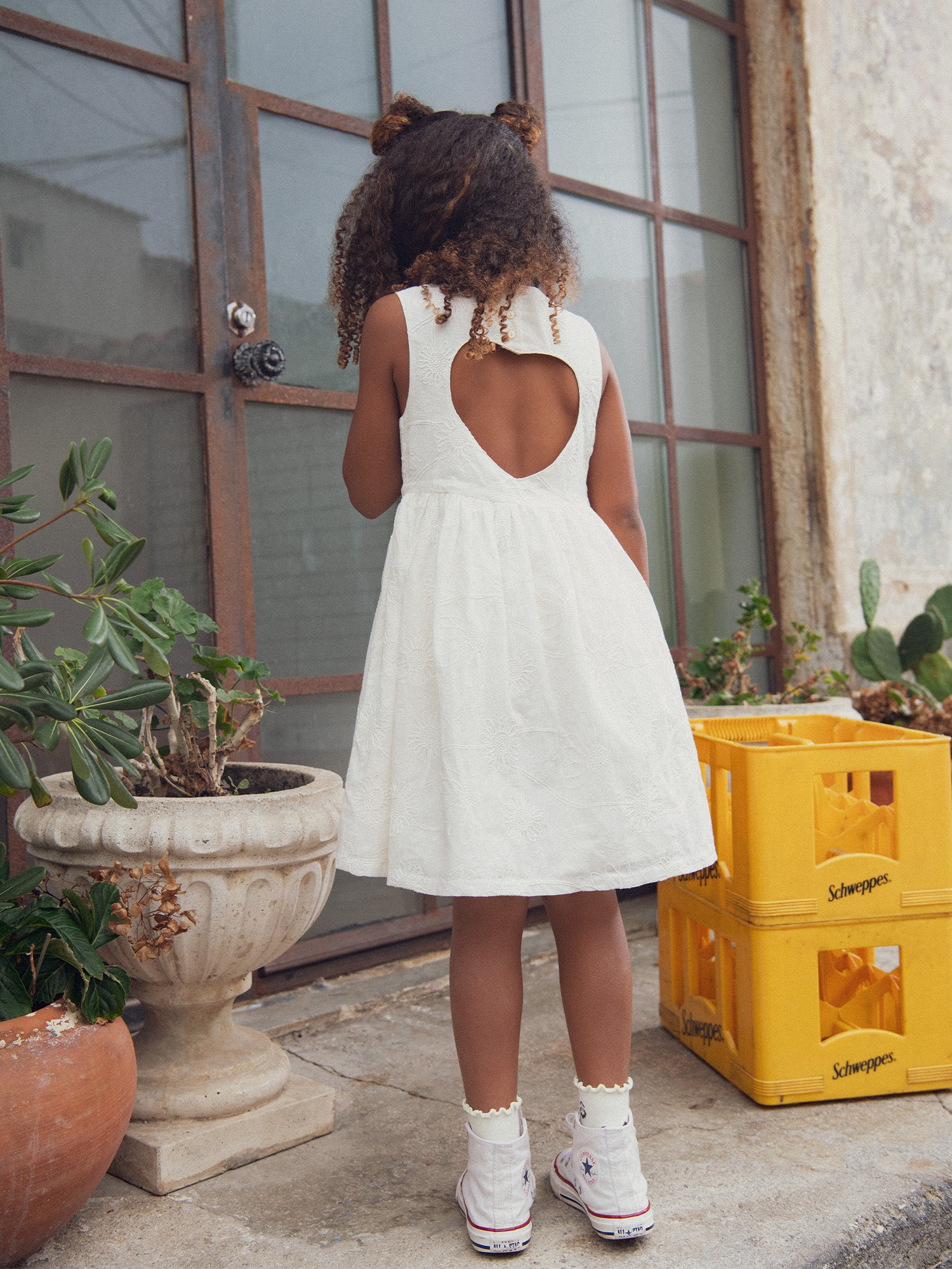 Robe écrue découpe cœur pour fille