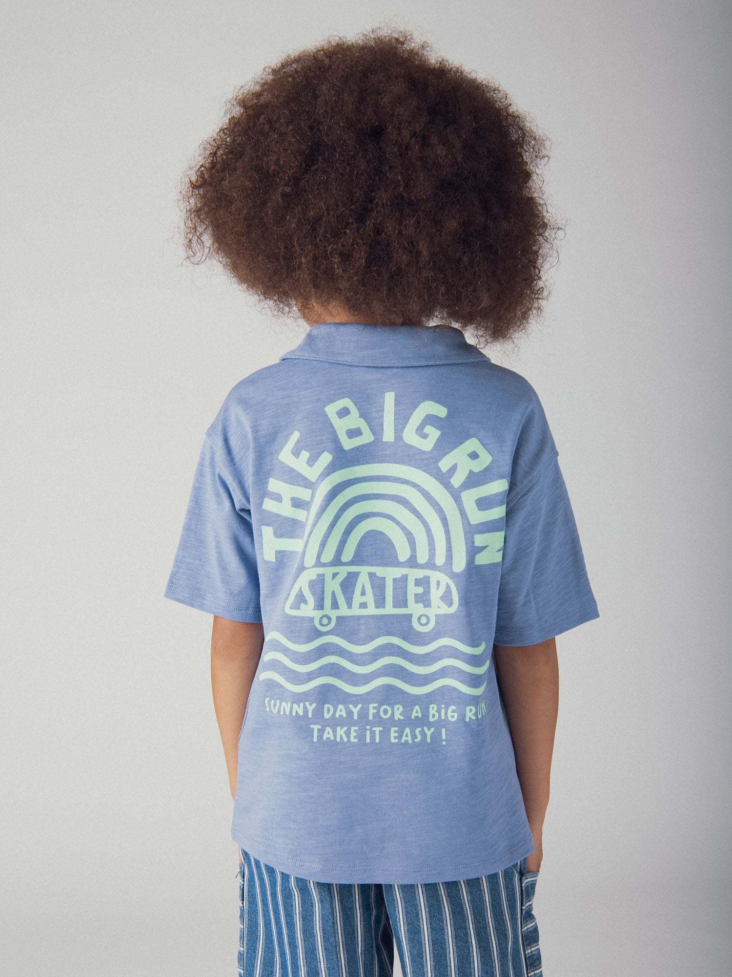 T-shirt bleu animation au dos pour garçon